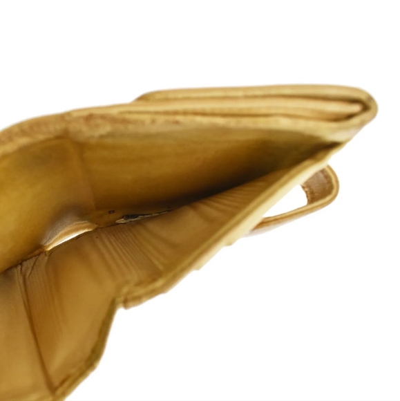 CHANEL COMPACT WALLET - Picture 11 of 15